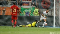 Bali United unggul di babak pertama. Mirza Mustafic yang membawa Laskar Serdadu Tridatu unggul pada menit ke-19 dengan tandukannya.