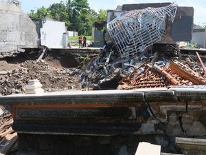Potret Kerusakan Akibat Banjir di Bali Potret Kerusakan Akibat Banjir di Bali