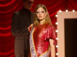 Rihanna Gandeng Anak Elon Musk Jadi Model Lingerie untuk Koleksi Valentine