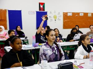 Sekolah Darurat di UEA, Asa Baru bagi Anak-anak Pengungsi Gaza Sekolah Darurat di UEA, Asa Baru bagi Anak-anak Pengungsi Gaza