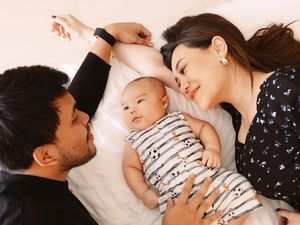 Gemas... Senyuman Baby Arash, Putra Thariq Halilintar dan Aaliyah Massaid Gemas... Senyuman Baby Arash, Putra Thariq Halilintar dan Aaliyah Massaid