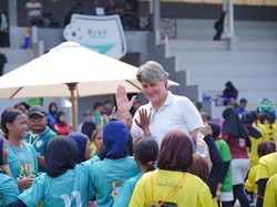 Coach Timo Pantau Bibit Sepakbola Putri di Bekasi