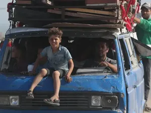 Serangan Israel Makin Hancurkan Gaza, 6.000 Orang Mengungsi dalam Sehari Serangan Israel Makin Hancurkan Gaza, 6.000 Orang Mengungsi dalam Sehari