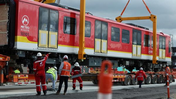 Wujud Kereta Metro Pertama Bogota Setelah 83 Tahun Penantian