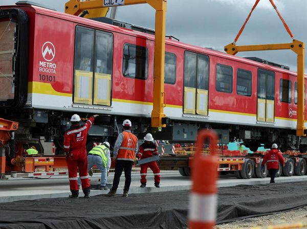 Wujud Kereta Metro Pertama Bogota Setelah 83 Tahun Penantian