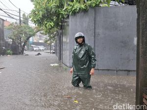 Diguyur Hujan Pagi Ini, Gang Pandan Sari Denpasar Banjir Lagi Diguyur Hujan Pagi Ini, Gang Pandan Sari Denpasar Banjir Lagi