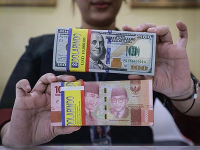 Rupiah Tumbang, Awal Pekan Melemah ke Rp16.408 per Dolar AS