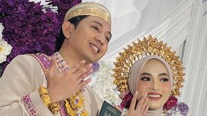 8 Foto Pernikahan Feby Putri-Adam, Usung Adat Bugis Didominasi Warna Ungu