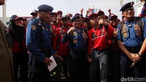 Gubernur Pramono Buka Lomba Ketangkasan Pemadam Jakarta Fire Safety Challenger
