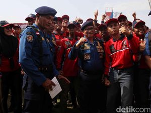 Gubernur Pramono Buka Lomba Ketangkasan Pemadam Jakarta Fire Safety Challenger