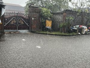 Hujan Lebat Kembali Guyur Denpasar, Warga Diimbau Waspadai Potensi Banjir