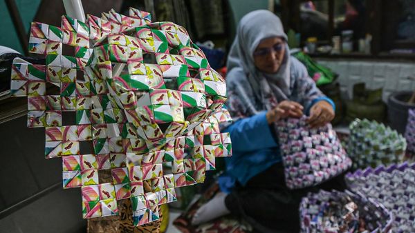 Inovasi Hijau, Olah Sampah Jadi Produk Kerajinan Bernilai Ekonomi