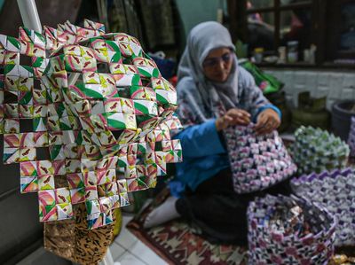 Inovasi Hijau, Olah Sampah Jadi Produk Kerajinan Bernilai Ekonomi