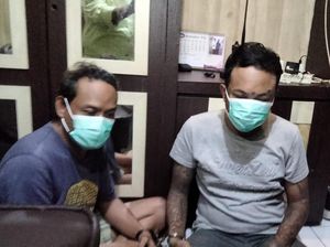 Kakak-Adik Jambret HP Pedagang Soto di Surabaya Babak Belur Dimassa Kakak-Adik Jambret HP Pedagang Soto di Surabaya Babak Belur Dimassa