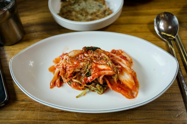 Kimchi makanan diet Korea yang sehat dan lezat