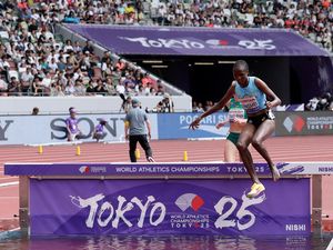 Luar Biasa, Daisy Jepkemei Nekat Lari Hanya dengan Satu Sepatu di Kejuaraan Dunia