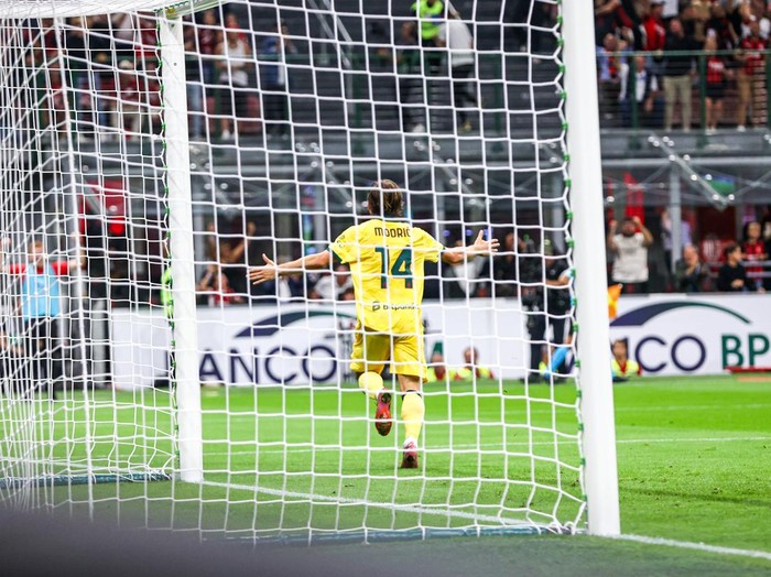 Luka Modric of AC Milan celebrates after scoring a goal during the Serie A match between AC Milan and Bologna FC at Giuseppe Meazza Stadium in Milan, Italy, on September 14, 2025. (Photo by Mattia Martegani/NurPhoto via Getty Images)