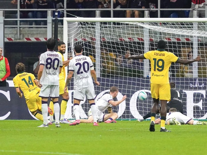Luka Modric scores a goal during the match between AC Milan and Bologna FC in Serie A at San Siro Stadium in Milan, Italy, on September 14, 2025. (Photo by Alessio Morgese/NurPhoto via Getty Images)