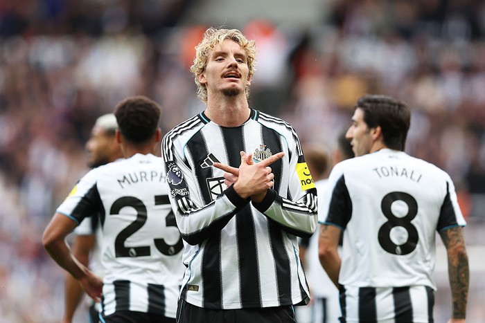 Nick Woltemade NEWCASTLE UPON TYNE, ENGLAND - SEPTEMBER 13: Nick Woltemade of Newcastle United celebrates scoring his team's first goal during the Premier League match between Newcastle United and Wolverhampton Wanderers at St James' Park on September 13, 2025 in Newcastle upon Tyne, England. (Photo by Matt McNulty/Getty Images)