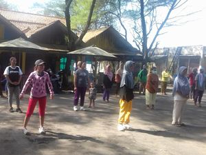 Mengenang Indahnya Pantai Kuwaru yang Dulu Ramai Kini Bak Kampung Mati Mengenang Indahnya Pantai Kuwaru yang Dulu Ramai Kini Bak Kampung Mati