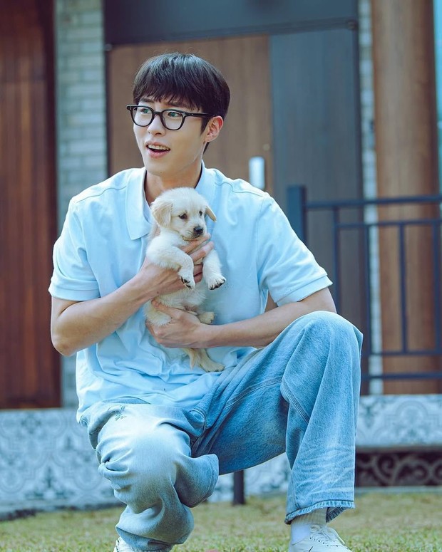 Meski selalu fokus pada kariernya, Do Ha nantikan terjebak dalan hubungan romantis hingga pertengkaran dengan teman masa kecilnya.