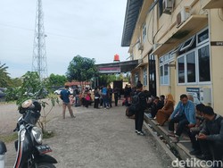 Ratusan Honorer di Lombok Tengah Antusias Bikin SKCK Usai Lolos PPPK