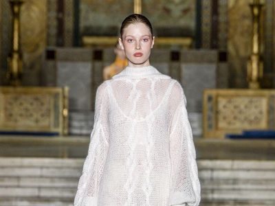 Foto: Putri Elon Musk Melenggang di NYFW, Angkat Isu Hak Transgender