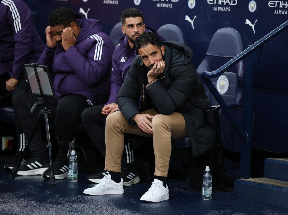 Kalau resign dari Man United, Ruben Amorim bisa merusak reputasinya sendiri. (Foto: REUTERS/Phil Noble)