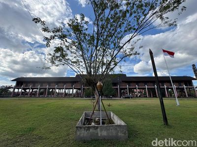 Melihat Lebih Dekat Rumah Radakng Pontianak