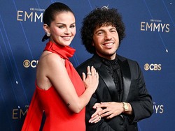 Misteri Pernikahan Selena Gomez & Benny Blanco, Ini Detail yang Terungkap