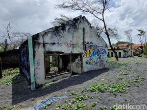Pantai Kuwaru Bantul Bak Kampung Mati Digerus Abrasi Pantai Kuwaru Bantul Bak Kampung Mati Digerus Abrasi