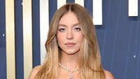 Sydney Sweeney Jadi Girl Bond Baru? Sydney Sweeney Jadi Girl Bond Baru?