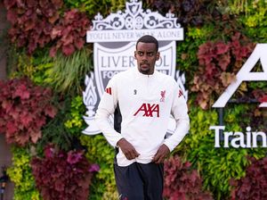 Van Dijk Sabar Menanti Isak Mentas Van Dijk Sabar Menanti Isak Mentas