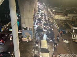 Banjir di Jalan Ciledug Raya Jaksel Mulai Surut, Lalin Kembali Normal