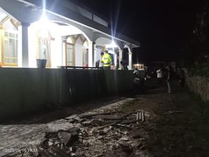 Diterjang Puting Beliung, Masjid dan 14 Rumah di Serang Rusak Diterjang Puting Beliung, Masjid dan 14 Rumah di Serang Rusak