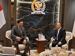 Hangatnya Sambutan Dasco ke Sjafrie di Senayan