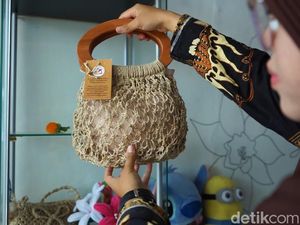 Kisah Eks Pekerja Migran Subang Sulap Serat Daun Nanas Jadi Tas Berkelas Kisah Eks Pekerja Migran Subang Sulap Serat Daun Nanas Jadi Tas Berkelas