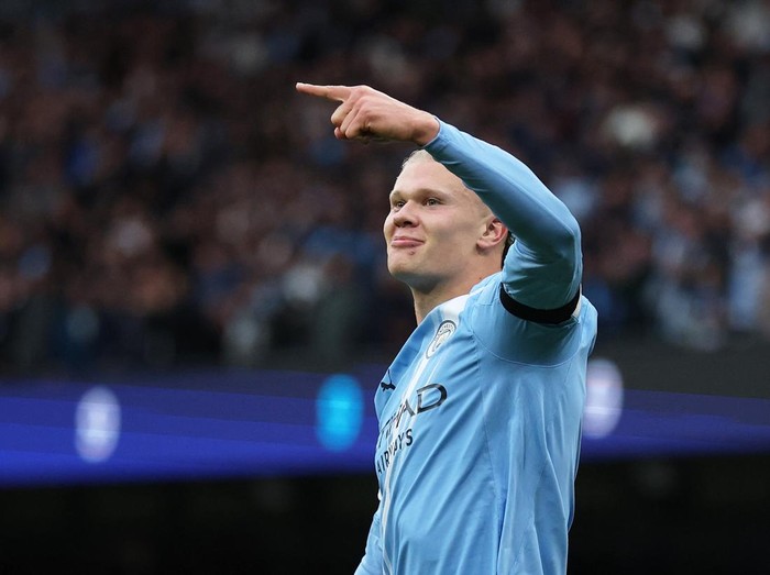 Soccer Football - Premier League - Manchester City v Manchester United - Etihad Stadium, Manchester, Britain - September 14, 2025 Manchester City's Erling Haaland celebrates scoring their second goal REUTERS/Phil Noble EDITORIAL USE ONLY. NO USE WITH UNAUTHORIZED AUDIO, VIDEO, DATA, FIXTURE LISTS, CLUB/LEAGUE LOGOS OR 'LIVE' SERVICES. ONLINE IN-MATCH USE LIMITED TO 120 IMAGES, NO VIDEO EMULATION. NO USE IN BETTING, GAMES OR SINGLE CLUB/LEAGUE/PLAYER PUBLICATIONS. PLEASE CONTACT YOUR ACCOUNT REPRESENTATIVE FOR FURTHER DETAILS..