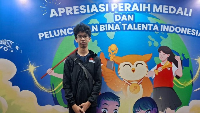Dari Iseng Ikut Olimpiade AI, Siswa Ini Malah Bawa Pulang Medali!