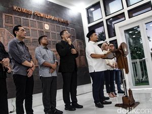 KPU Batalkan Aturan, Kini Ijazah Capres-Cawapres Bukan Dokumen Rahasia KPU Batalkan Aturan, Kini Ijazah Capres-Cawapres Bukan Dokumen Rahasia