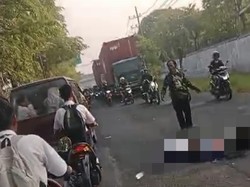 Pelajar SMP di Gresik Tewas Terlindas Truk Saat Diantar Ibu ke Sekolah