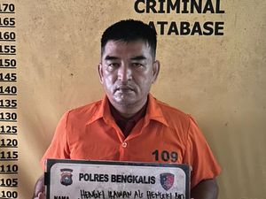 Eks Kasatpol PP Bengkalis Jadi Tersangka Korupsi SPPD Fiktif Rp 1,4 Miliar Eks Kasatpol PP Bengkalis Jadi Tersangka Korupsi SPPD Fiktif Rp 1,4 Miliar
