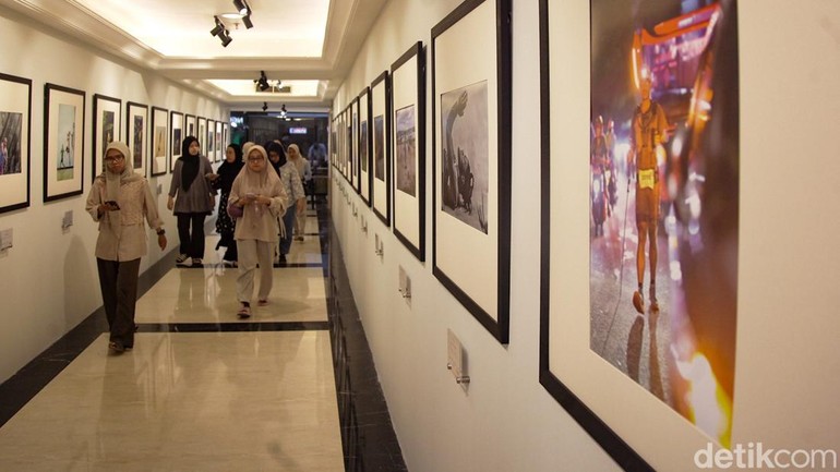 Sebanyak 42 foto ini sudah menjalani proses kurasi. Visual ini bukan sekedar dokumentasi olahraga, melainkan soal cerita jeda, emosi, dan ruang kembali bernapas.  