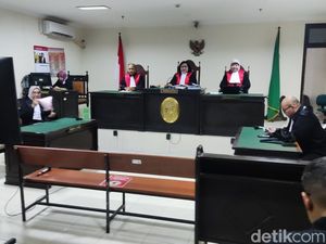 Hakim Tolak Eksepsi Christiano Sopir BMW Penabrak Mahasiswa UGM Hakim Tolak Eksepsi Christiano Sopir BMW Penabrak Mahasiswa UGM