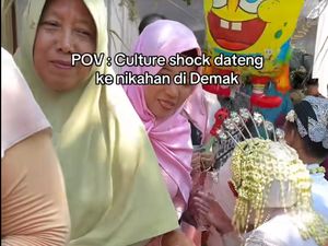 Tradisi Pernikahan di Demak Viral, Tamu Kasih Uang Langsung ke Pengantin Tradisi Pernikahan di Demak Viral, Tamu Kasih Uang Langsung ke Pengantin