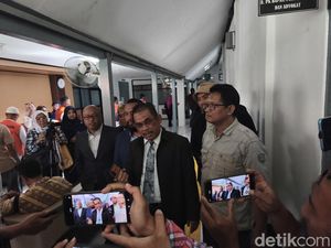 Penggugat Citizen Lawsuit Ijazah Jokowi Minta Ganti Majelis Hakim Penggugat Citizen Lawsuit Ijazah Jokowi Minta Ganti Majelis Hakim