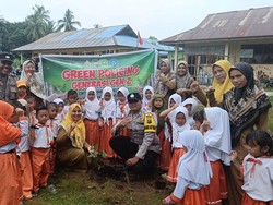 Polres Meranti Gencar Tanam Pohon di Kantor Desa hingga Sekolah