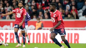 Cedera Tak Kunjung Sembuh, Samuel Umtiti Pensiun