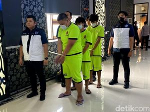 3 Mahasiswa Ditangkap Buntut Penghasutan Demo Anarkis di Bandung 3 Mahasiswa Ditangkap Buntut Penghasutan Demo Anarkis di Bandung