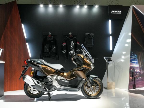 Wujud New ADV 160 Ketempelan Aksesori Resmi